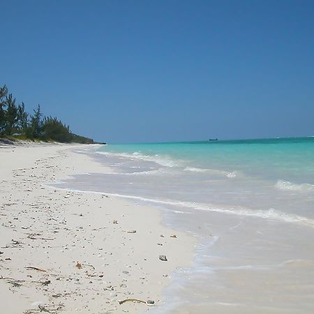 Hollywood Beach Suites Turks And Caicos Whitby Facilités photo