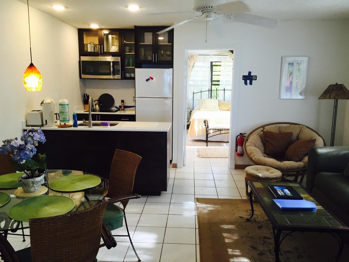 Hollywood Beach Suites Turks And Caicos Whitby Extérieur photo