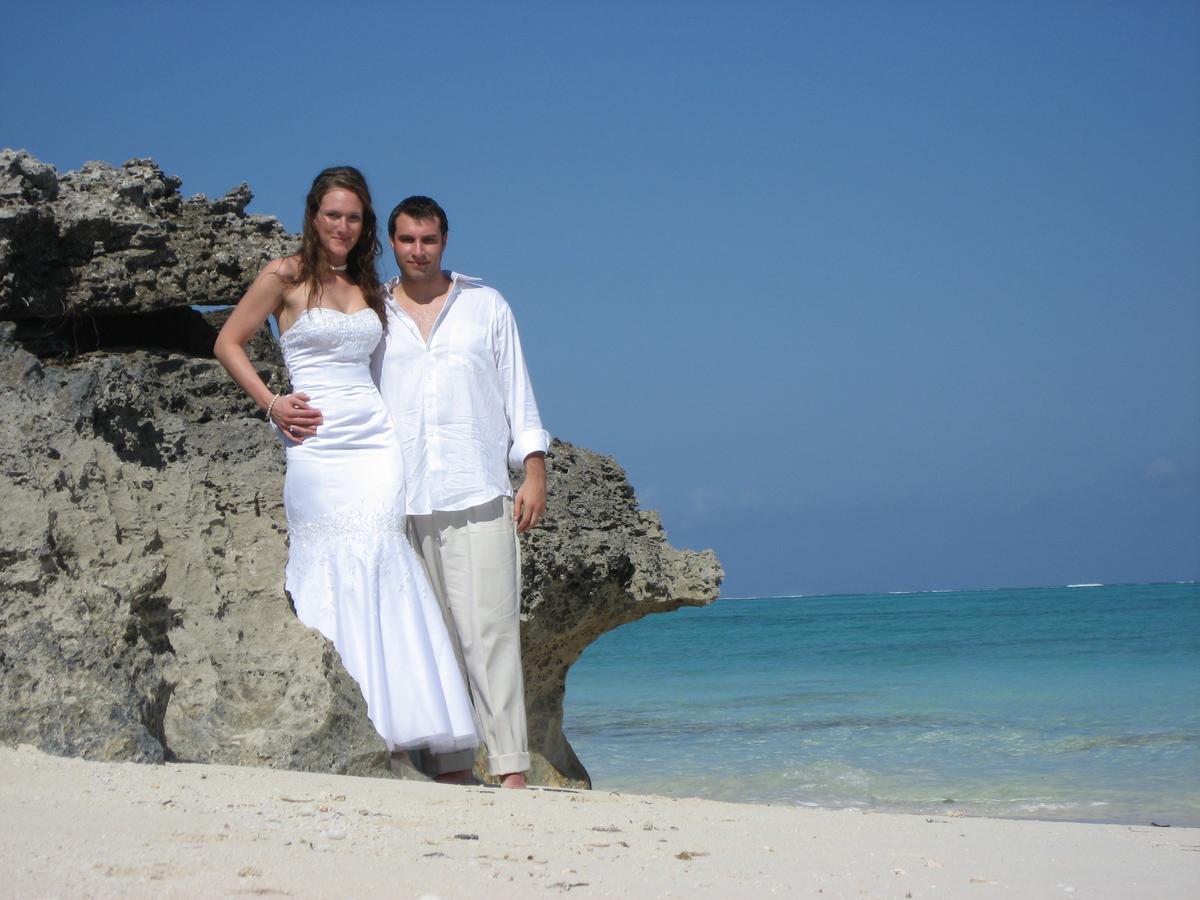 Hollywood Beach Suites Turks And Caicos Whitby Extérieur photo