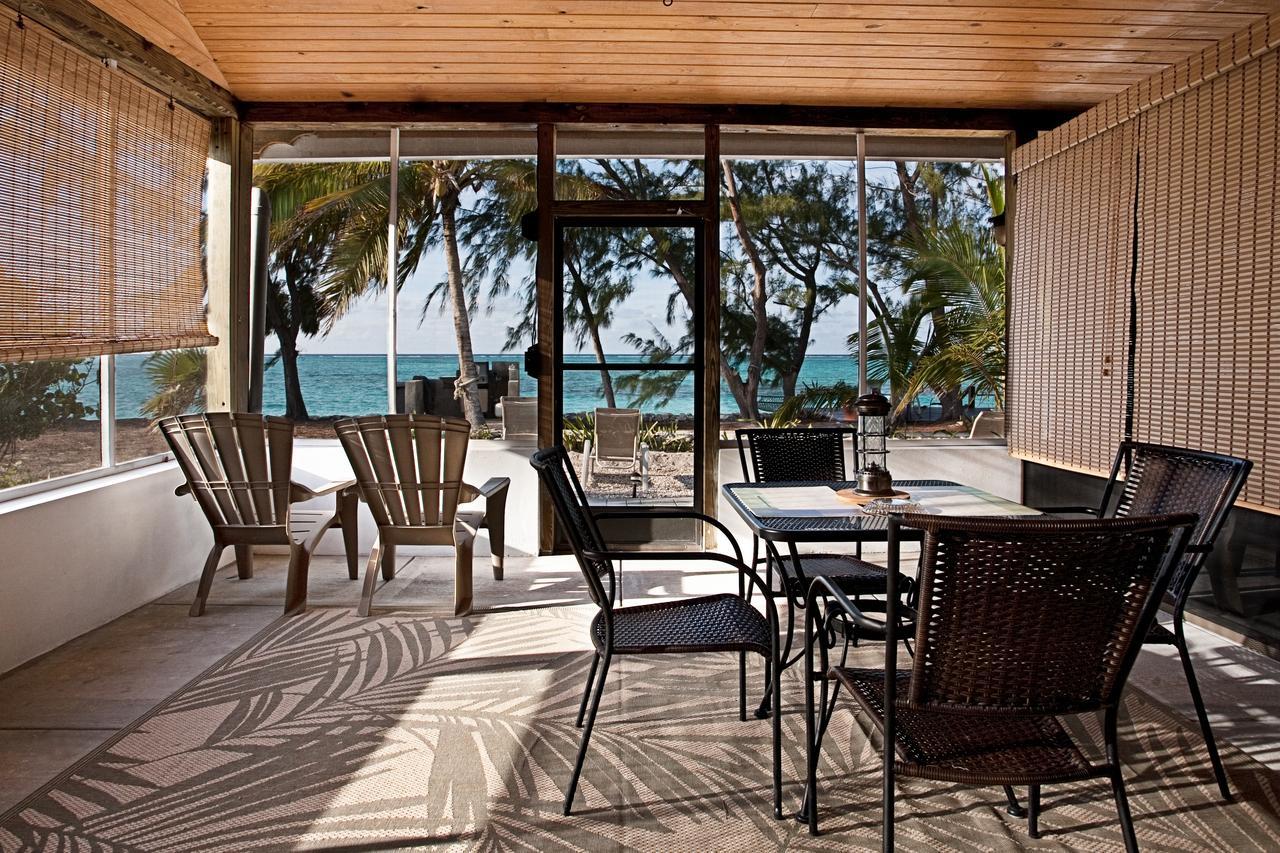 Hollywood Beach Suites Turks And Caicos Whitby Restaurant photo